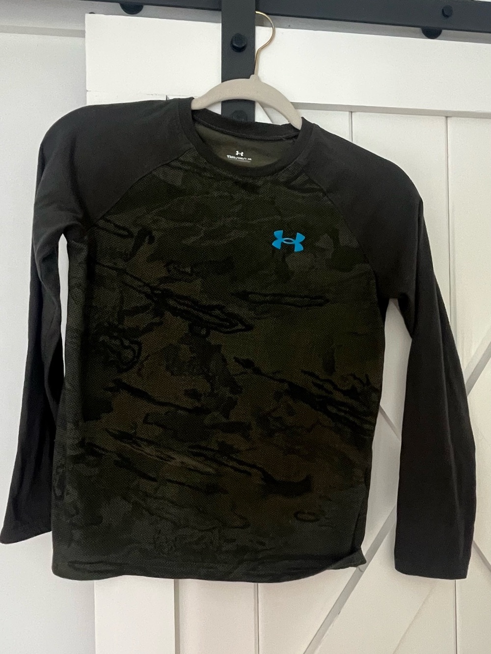 Under Armour Boys' Long Sleeve Camo Tee with Blue Logo